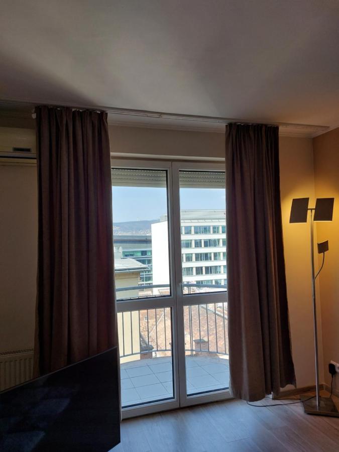 Flat At The Edge Of The Center + Parking Apartment Budapest Bagian luar foto