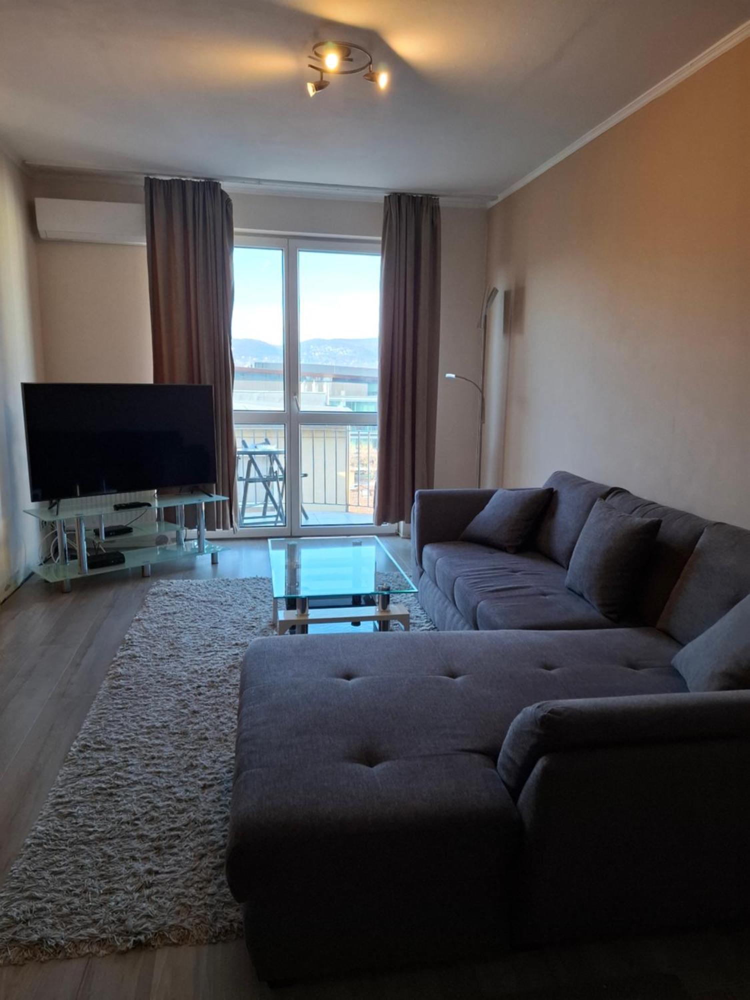 Flat At The Edge Of The Center + Parking Apartment Budapest Bagian luar foto